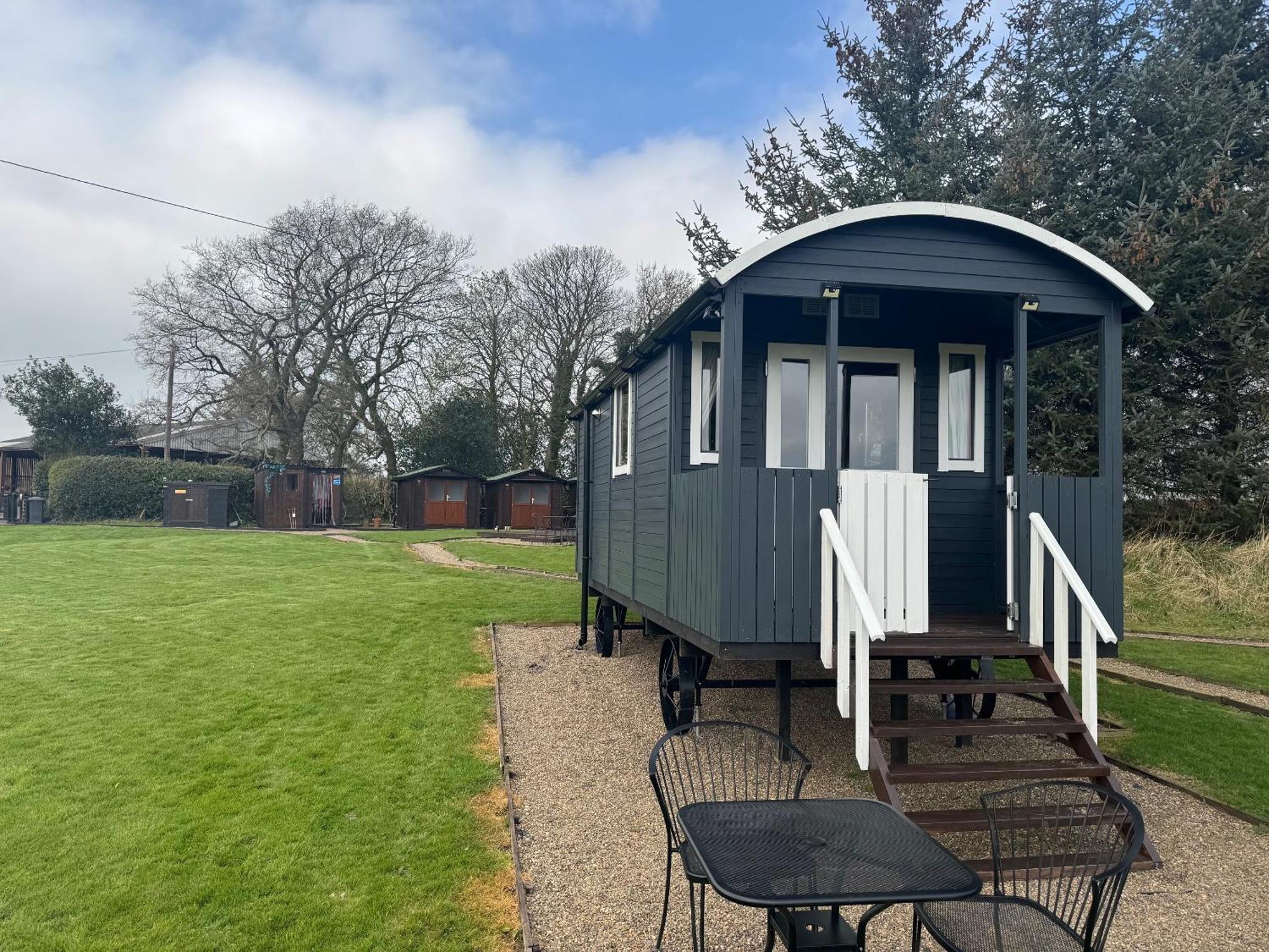 Roslin Glamping Hotel Bagian luar foto